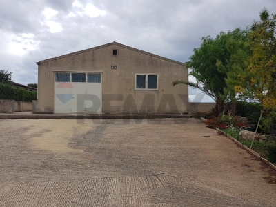 locale commerciale in vendita a Modica in zona Sacro Cuore