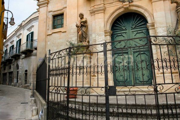 casa indipendente in vendita a Modica