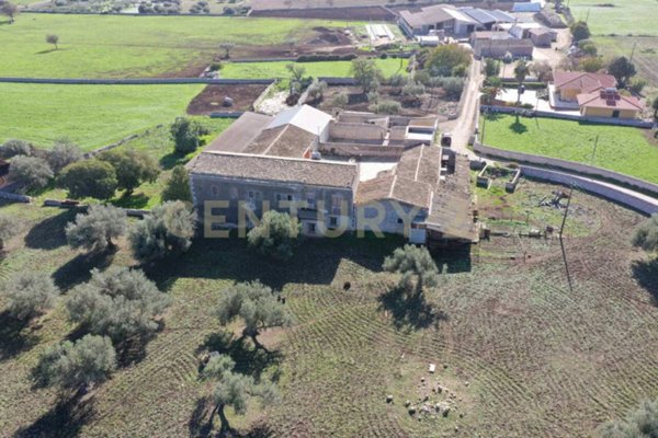 casa indipendente in vendita a Modica
