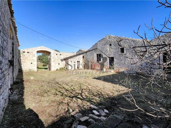 casa indipendente in vendita a Modica