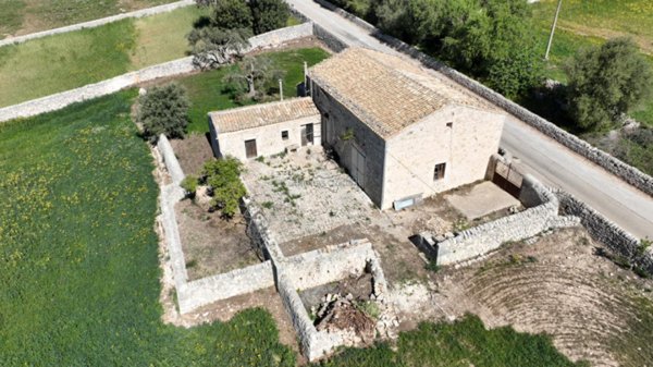 casa indipendente in vendita a Modica