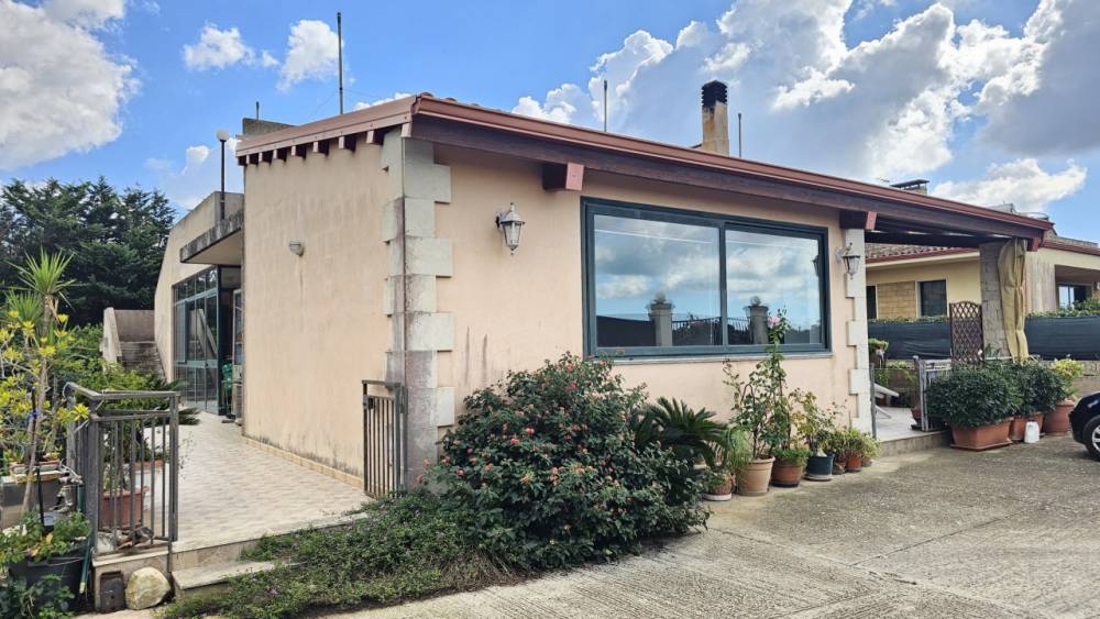 casa indipendente in vendita a Modica in zona Sacro Cuore