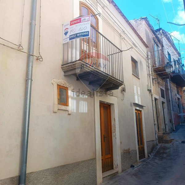 casa indipendente in vendita a Modica