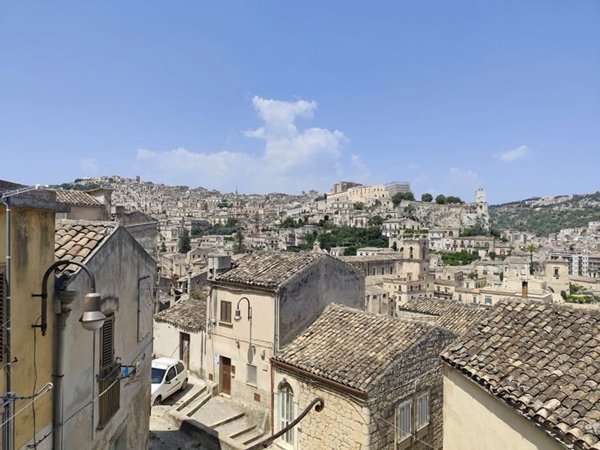 casa indipendente in vendita a Modica