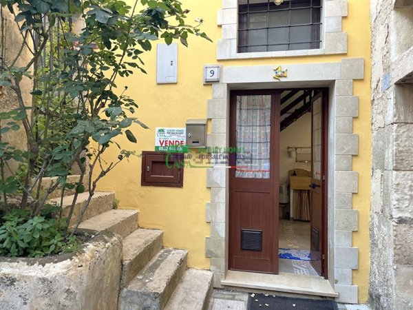 casa indipendente in vendita a Modica in zona Modica Bassa