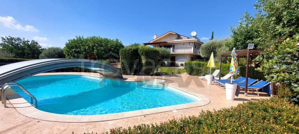 casa indipendente in vendita a Modica