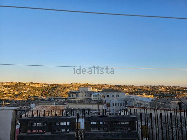 casa indipendente in vendita a Modica in zona Modica Alta