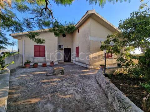 casa indipendente in vendita a Modica