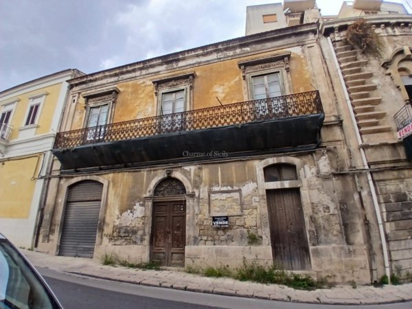 casa indipendente in vendita a Modica in zona Modica Bassa