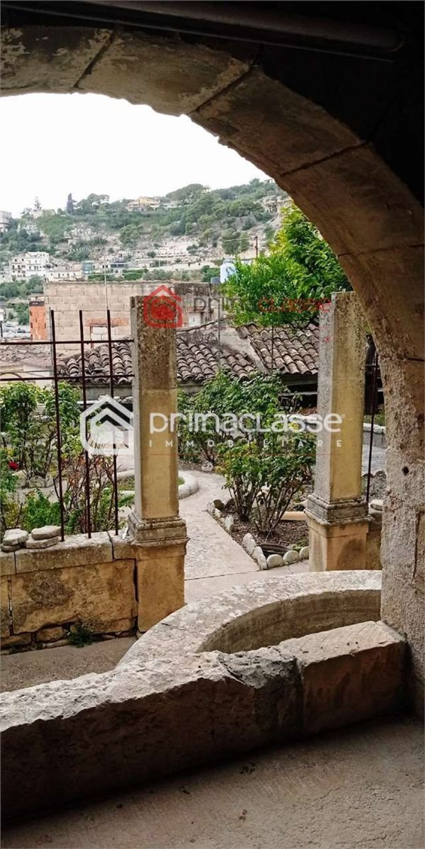 casa indipendente in vendita a Modica