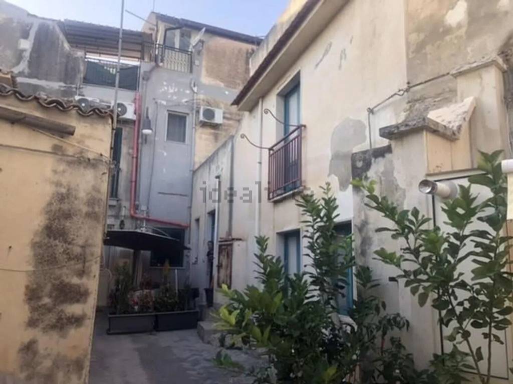 casa indipendente in vendita a Modica in zona Modica Alta