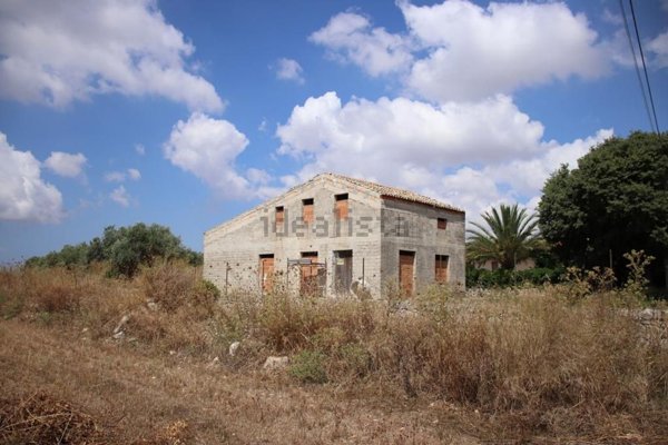 casa indipendente in vendita a Modica