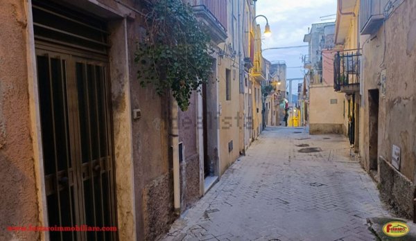 casa indipendente in vendita a Modica in zona Modica Bassa