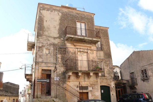 casa indipendente in vendita a Modica