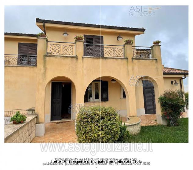 casa indipendente in vendita a Modica