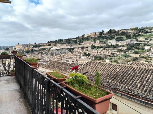 appartamento in vendita a Modica in zona Modica Alta
