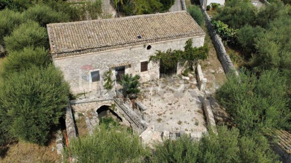 casa indipendente in vendita a Modica in zona Sacro Cuore