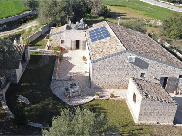 casa indipendente in vendita a Modica in zona Modica Alta