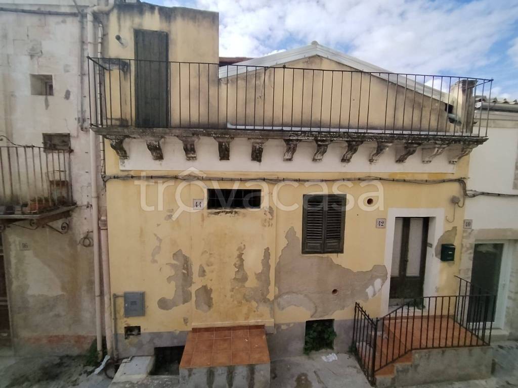 casa indipendente in vendita a Modica