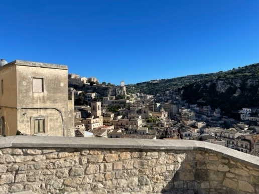 casa indipendente in vendita a Modica