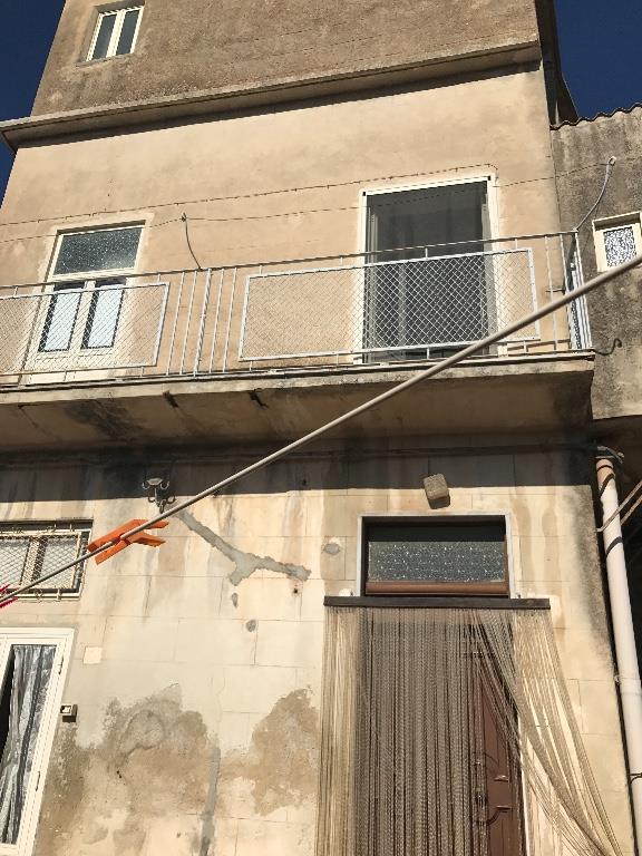 casa indipendente in vendita a Modica