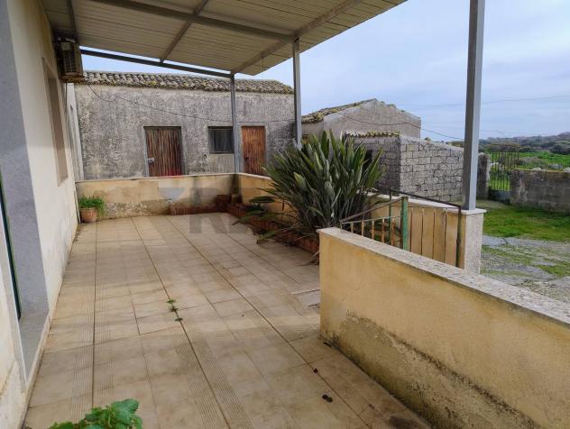 casa indipendente in vendita a Modica