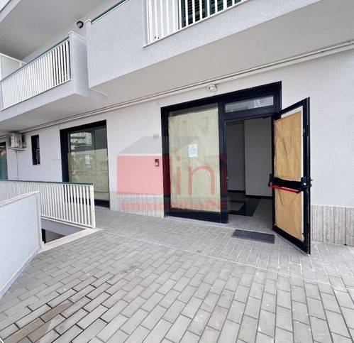 negozio in vendita a Modica in zona Sacro Cuore