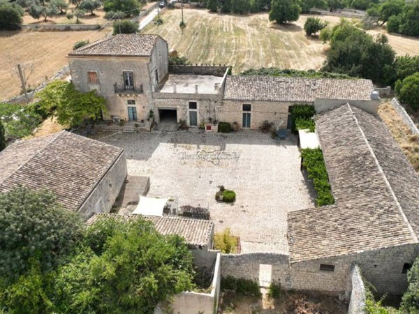 villa in vendita a Modica in zona Frigintini