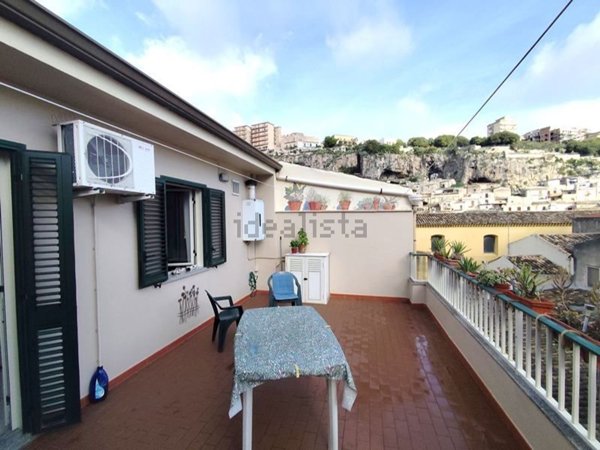 casa indipendente in vendita a Modica in zona Modica Bassa