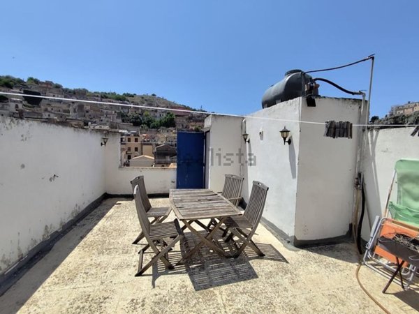 casa indipendente in vendita a Modica in zona Modica Bassa