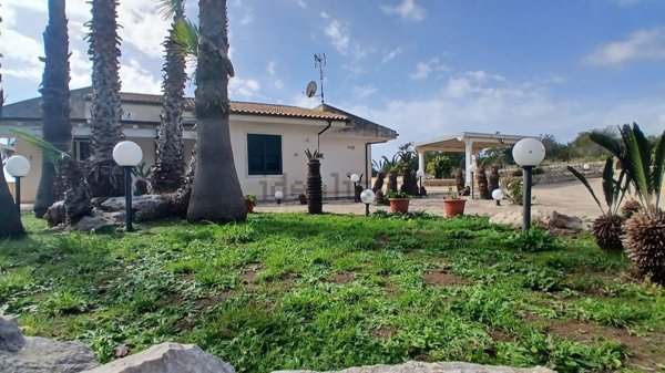 casa indipendente in vendita a Modica in zona Marina di Modica