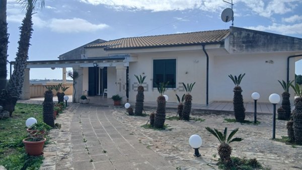 casa indipendente in vendita a Modica in zona Marina di Modica