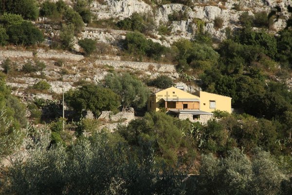 casa indipendente in vendita a Modica