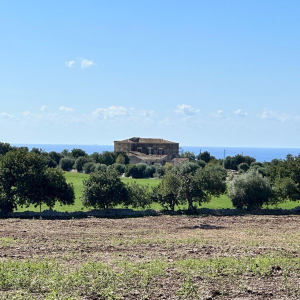 casa indipendente in vendita a Modica