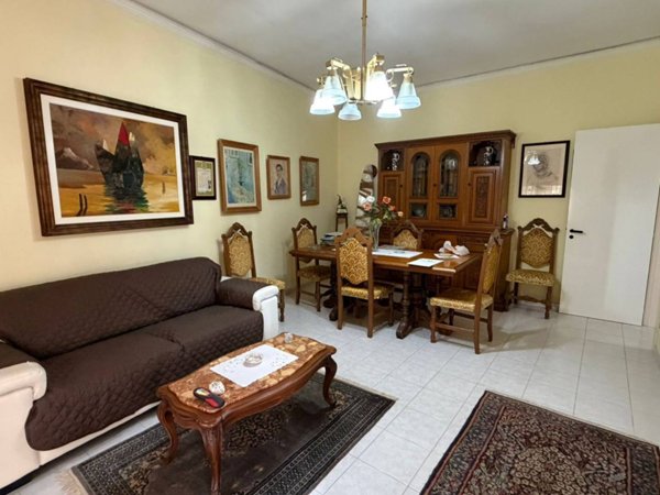casa indipendente in vendita a Modica