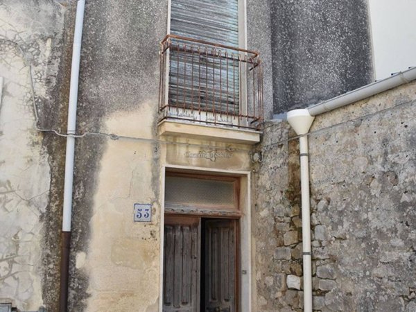 casa indipendente in vendita a Modica in zona Modica Alta
