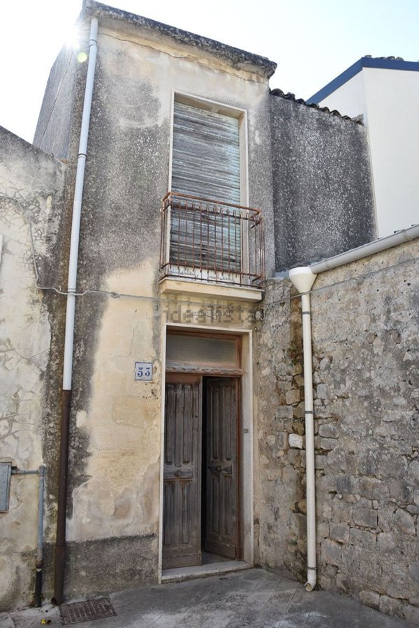 casa indipendente in vendita a Modica in zona Modica Alta