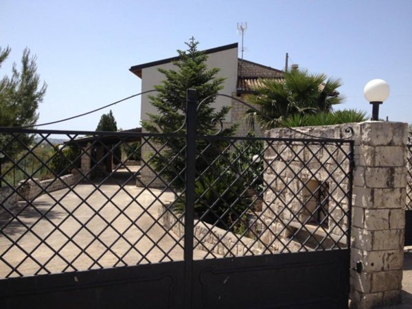 casa indipendente in vendita a Modica in zona Modica Alta