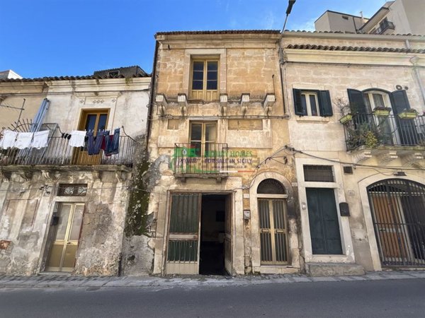 casa indipendente in vendita a Modica in zona Modica Bassa