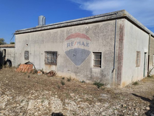 casa indipendente in vendita a Modica