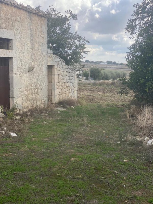 casa indipendente in vendita a Modica
