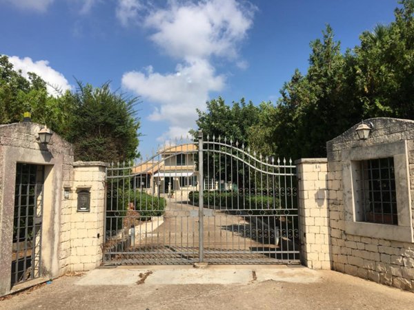 casa indipendente in vendita a Modica