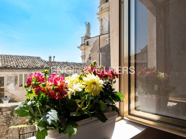 casa indipendente in vendita a Modica