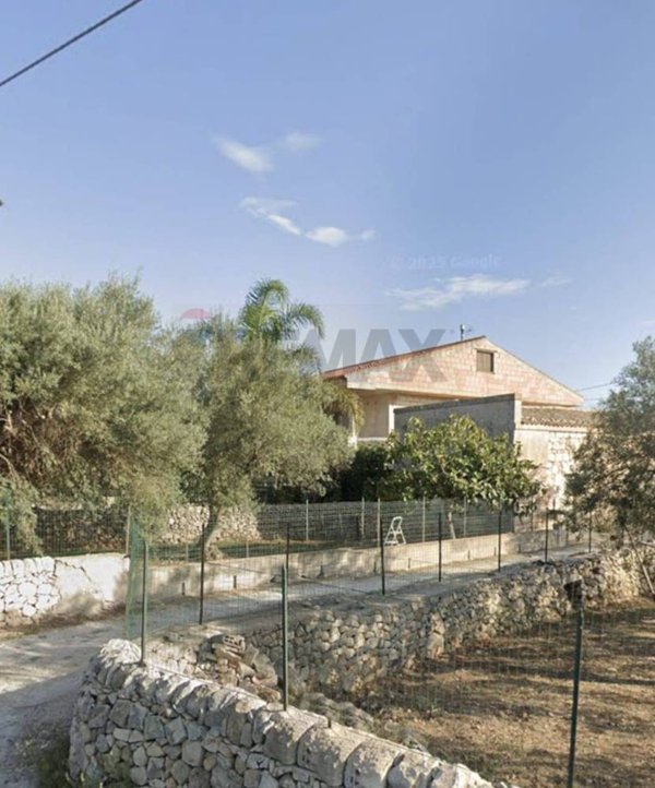 casa indipendente in vendita a Modica