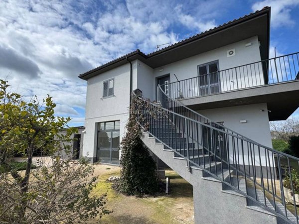 casa indipendente in vendita a Modica