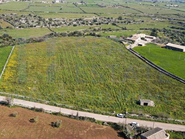 casa indipendente in vendita a Modica