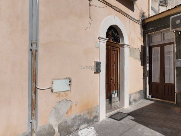 casa indipendente in vendita a Modica in zona Modica Bassa