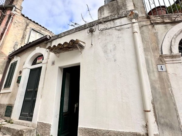casa indipendente in vendita a Modica in zona Modica Bassa