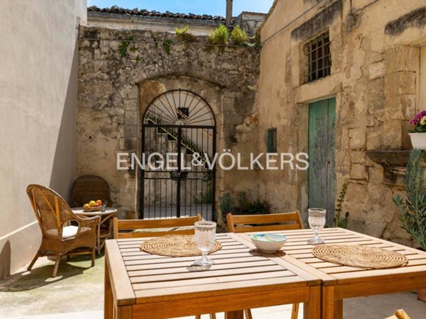 appartamento in vendita a Modica in zona Modica Alta