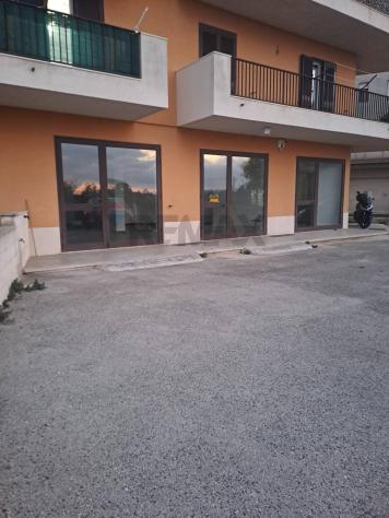 locale commerciale in vendita a Modica in zona Sacro Cuore